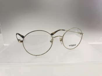 Vogue  4127 848